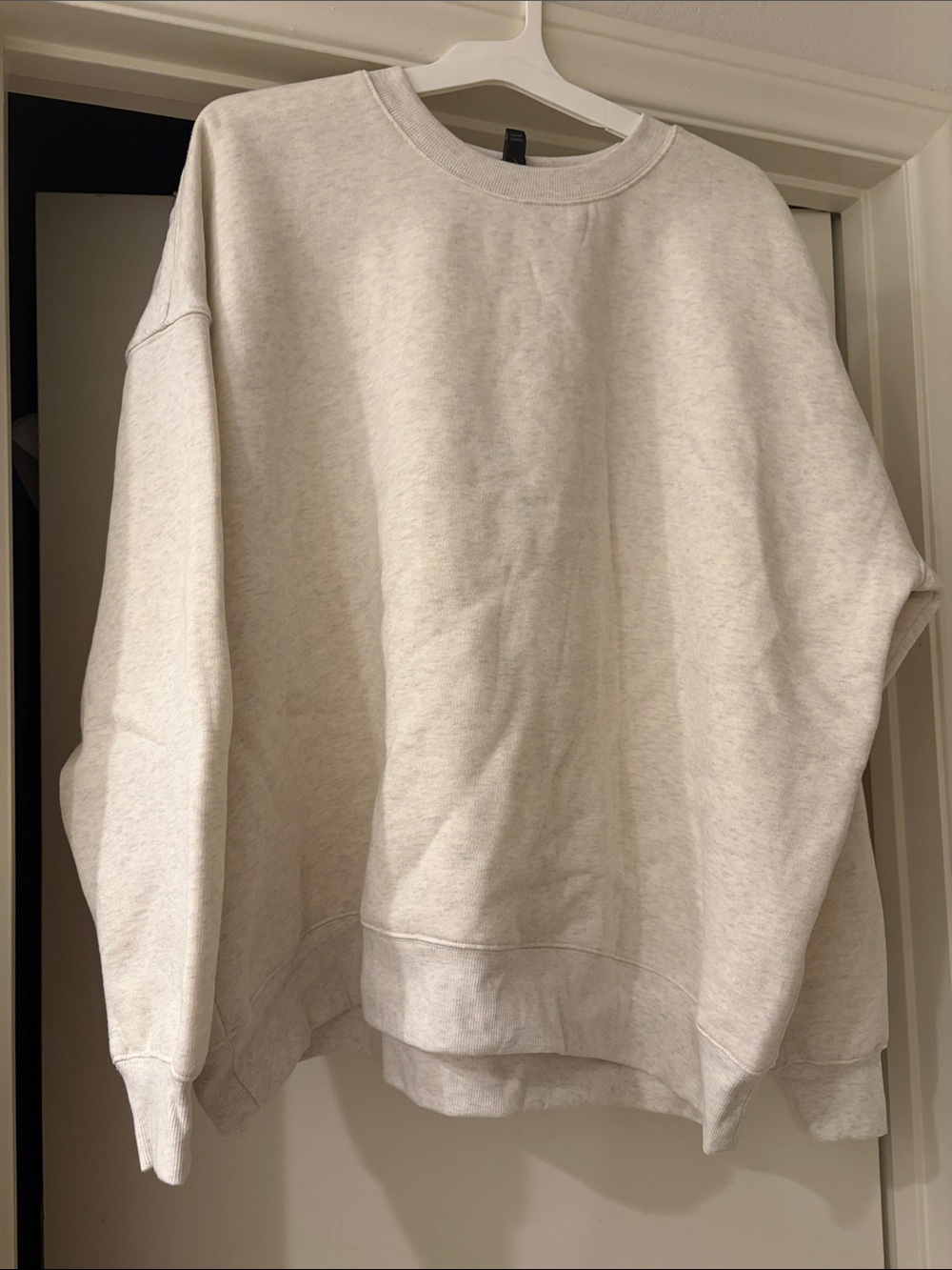 wild fable Women's Crewneck Sweatshirt in Light Oatmeal